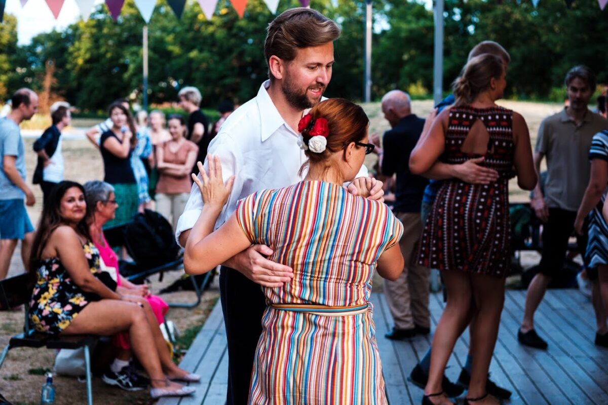 Monday Night Swing & Tango in the Park