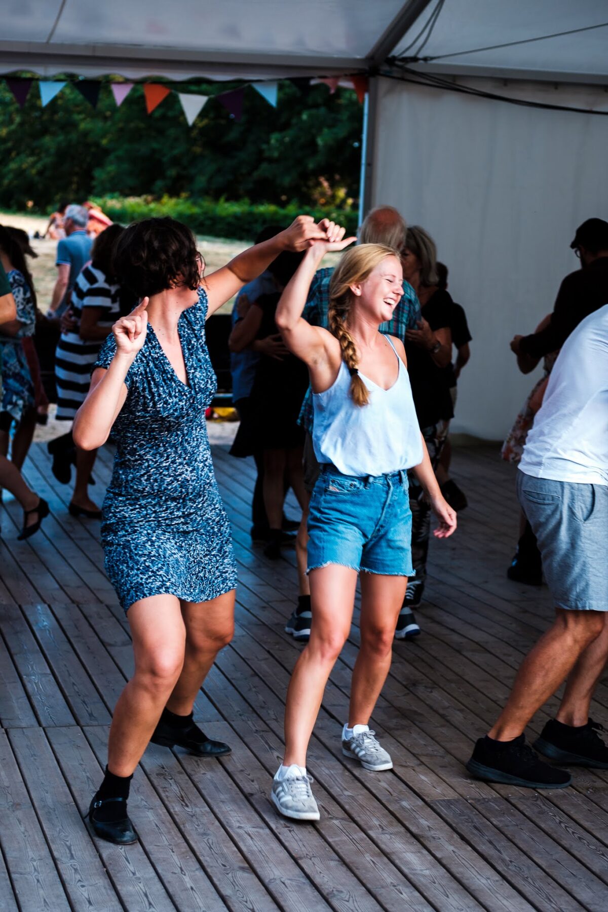 Monday Night Swing | Lindy Hop | Beginners class & social dance 15/8