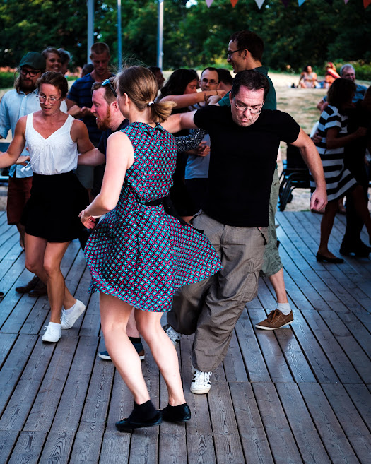 Swing in the park |  Lindy Hop | Jitterbug Stroll | 12/7