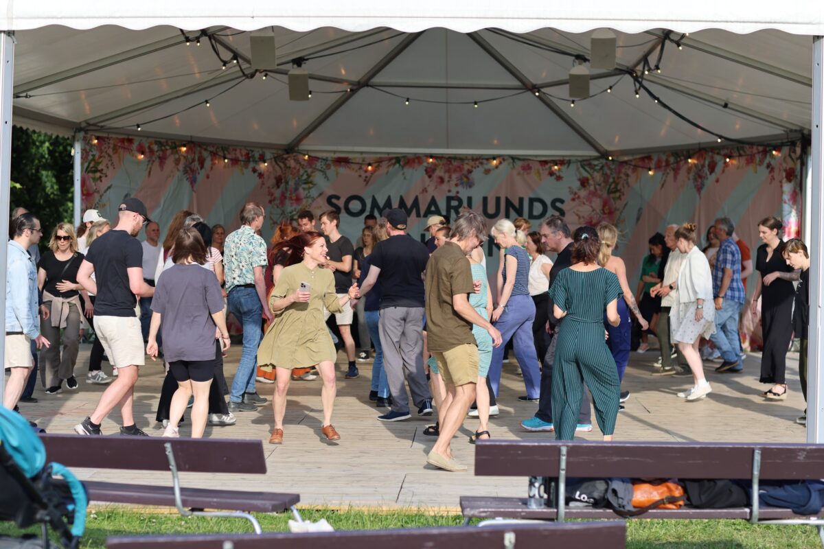 EXTRA Swing in the park |  Lindy Hop | Social dance 6/8